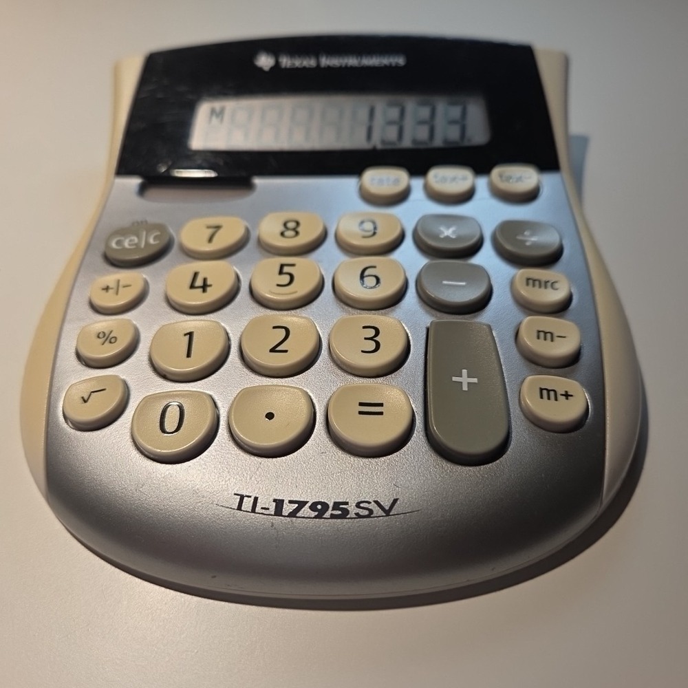 Texas Instruments TI-1795 SV Simple Desktop Calculator - Picture 3 of 3